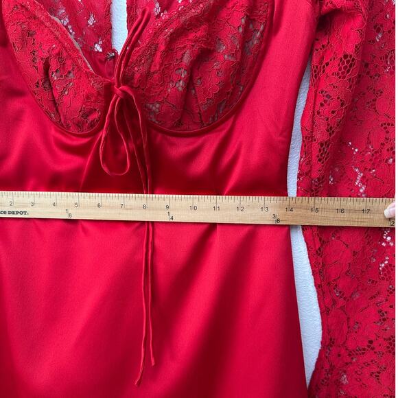 NWT House of CB Jennica Red Lace Sleeve Bustier Satin Mini Dress M - Picture 12 of 15
